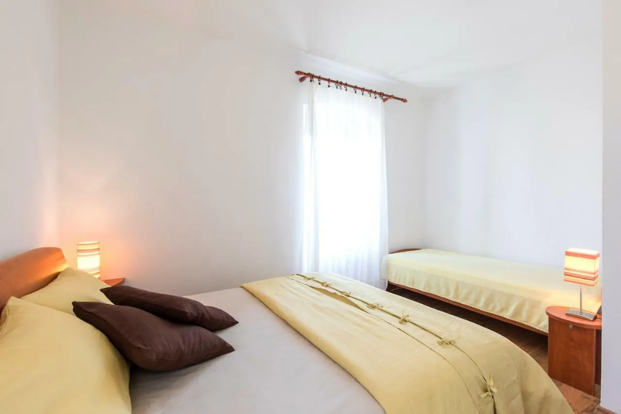 Apartments Ivona Malinska